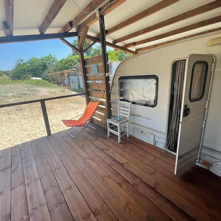 Kemping Sea Caravan On The