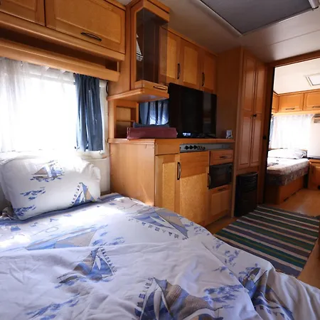 Kemping Sea Caravan On The